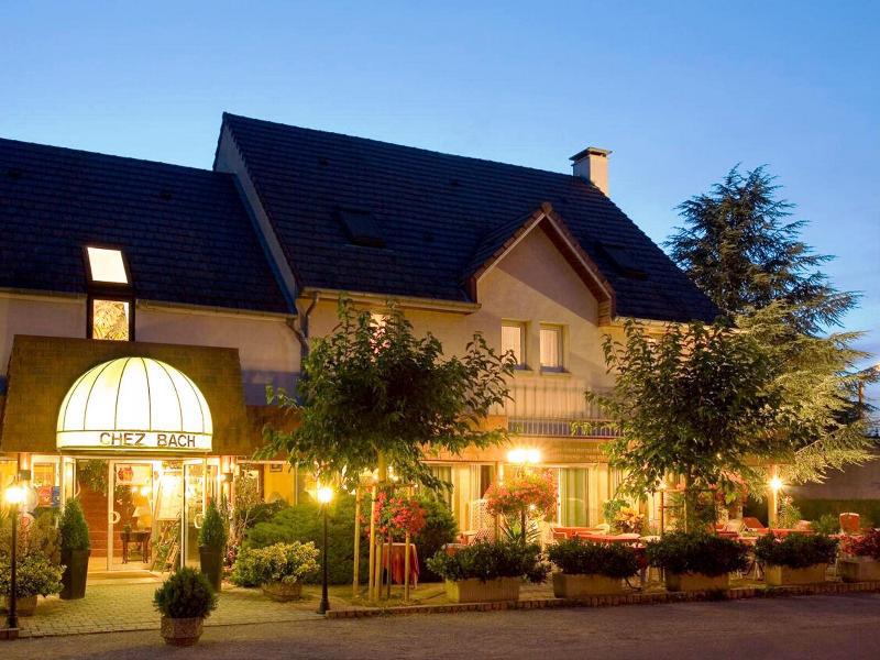 Hotel Logis Chez Bach à Chaussin Extérieur photo